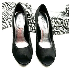 LULU TOWNSEND Black heels